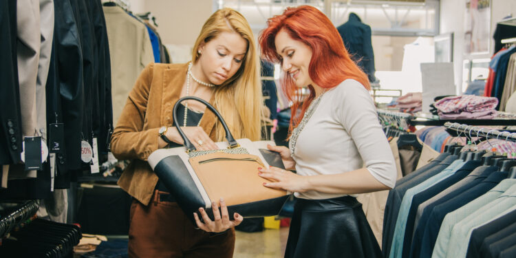 How to Find the Best Clothing Manufacturer for Your Brand | Steve Apparel