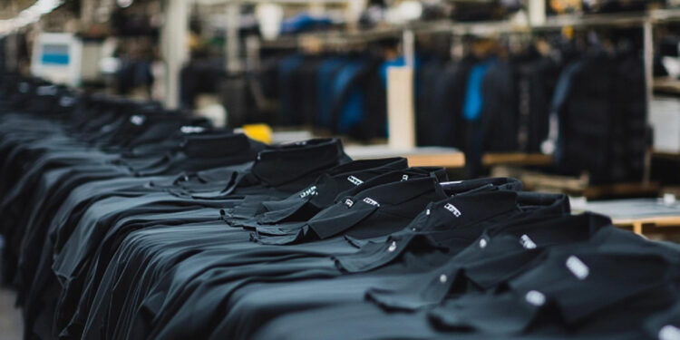 Activewear Manufacturing: Sourcing Performance Fabrics & Constructing Sportswear | Steve Apparel